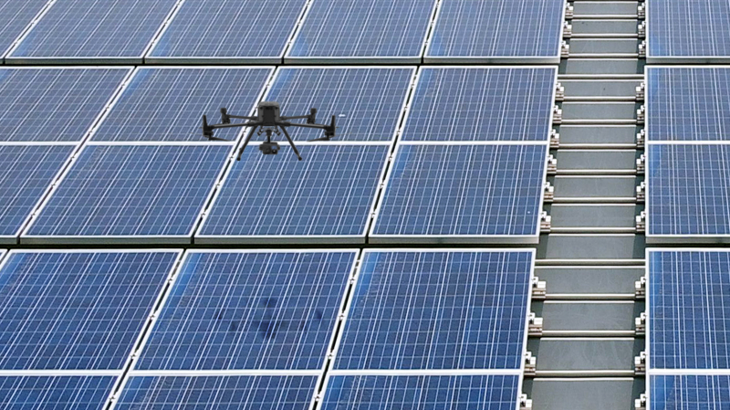 hth·华体以无人机搭配IR Sensor热显像技术进行全方面模块健检，有效降低人力成本并提升发电量