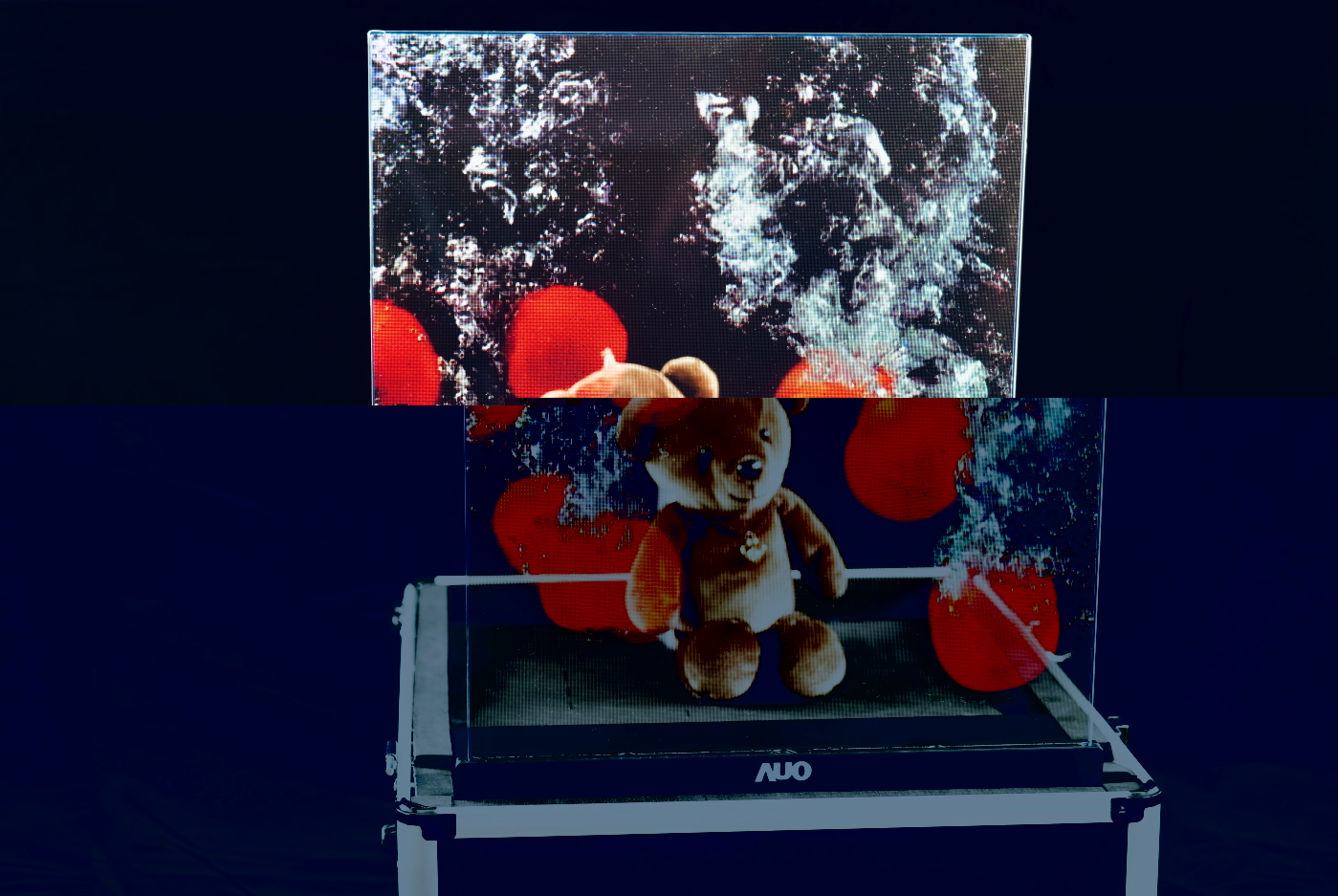 友達領先研發Micro LED透明顯示器，具備高穿透、低繞射、高亮度、可拼接之特性，可應用於智慧移動、智慧零售、商業展示等多元場域