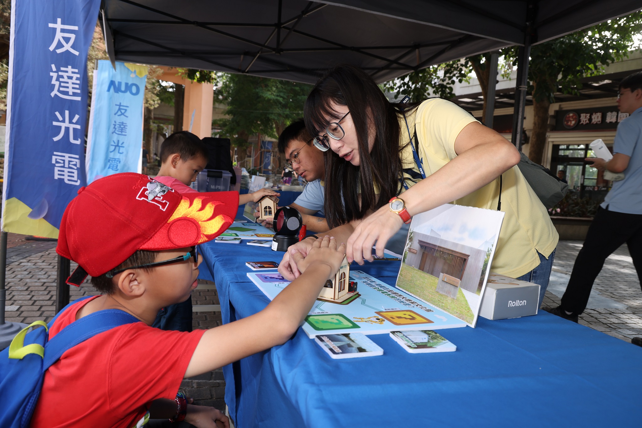 友達投入永續素養教育多年，從自身的環境教育場域走入校園、各式活動現場，合作夥伴亦擴及到NGO、公部門與供應鏈，豐碩成果獲「社會共融領袖獎」