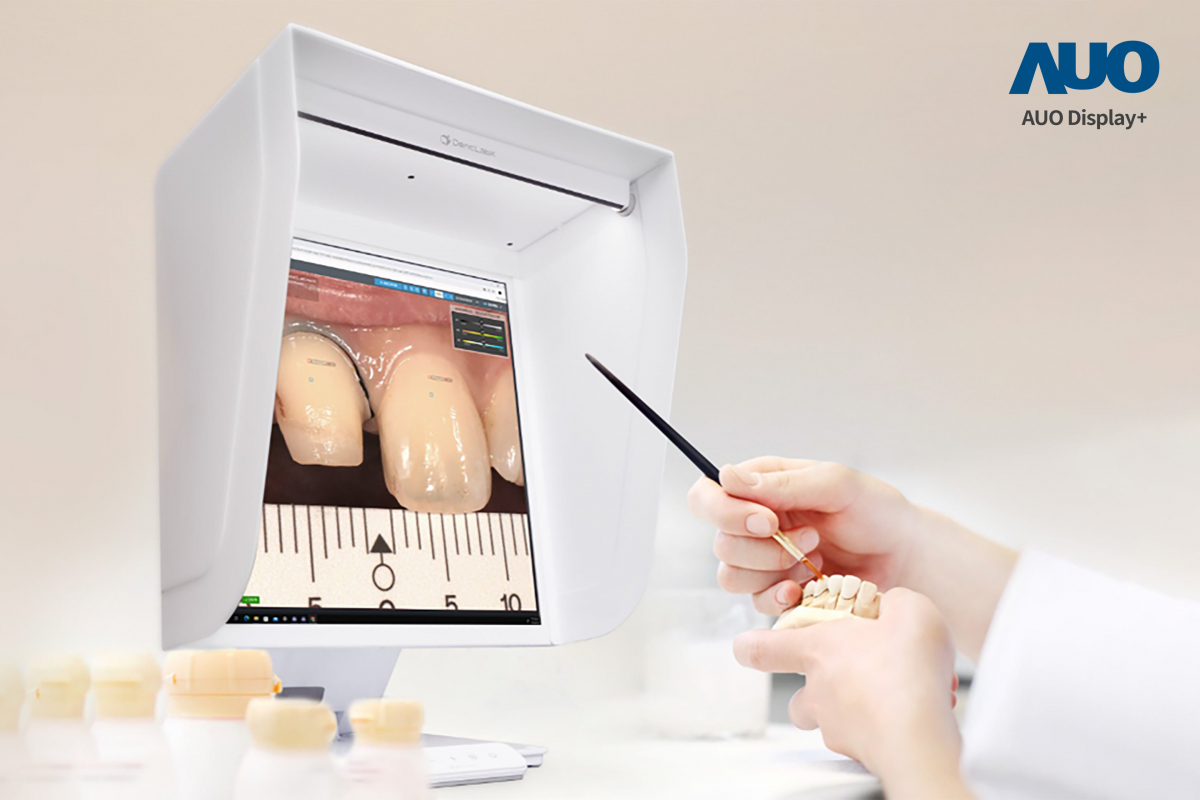 達擎智慧牙科比色解決方案獲得2025智慧顯示應用大賞之智慧醫療獎，透過獨家色彩還原運算及AI技術，以搭載友達A.R.T.先進抗反光顯示器，擬真還原影像，提升假牙製作效率並大幅降低重製率