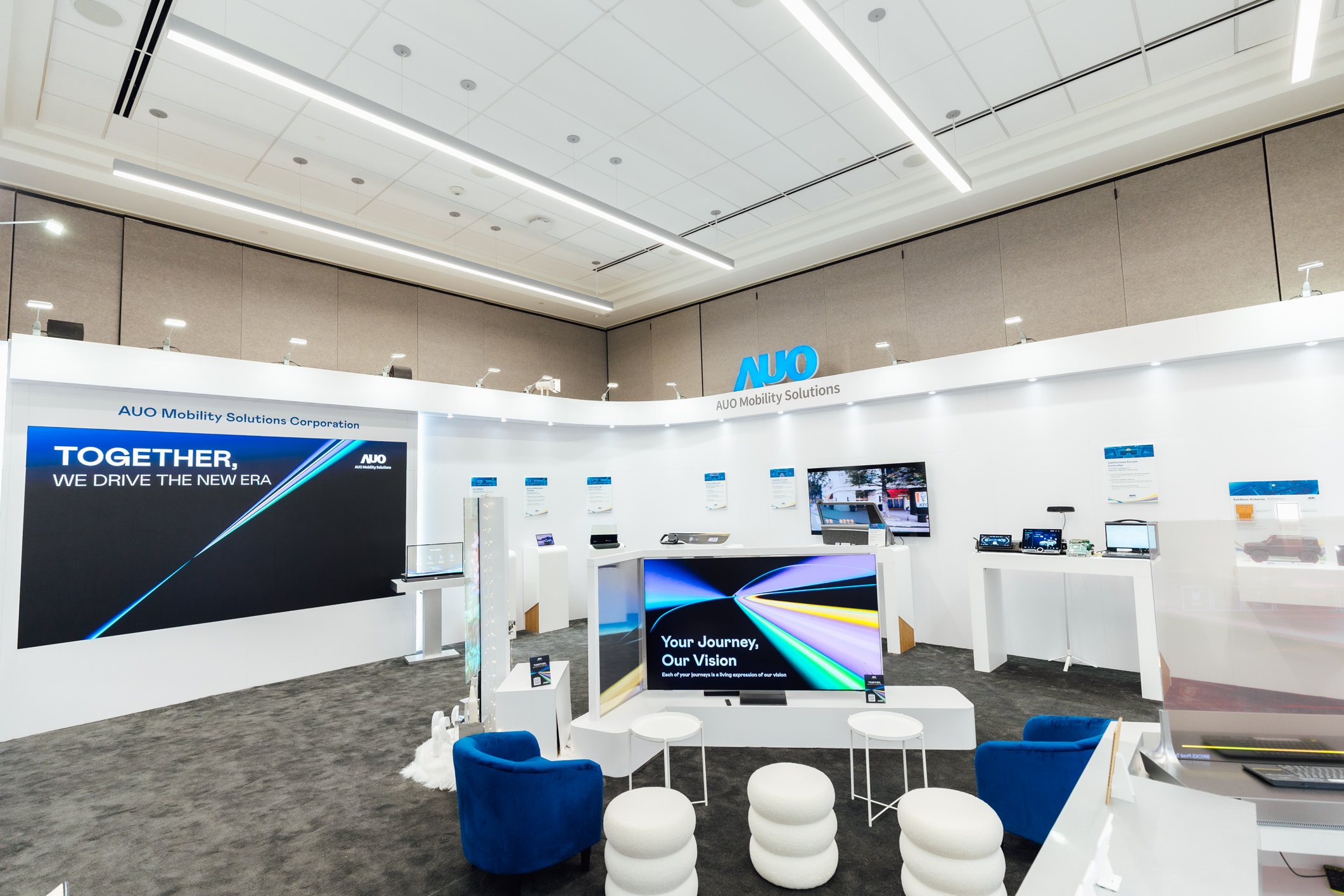 hth·华体智慧行动在AI与软件定义汽车的演进下，重新定义显示人机互动，致力与产业客户合作共创，打造具差异化、功能扩展弹性的未来座舱体验。